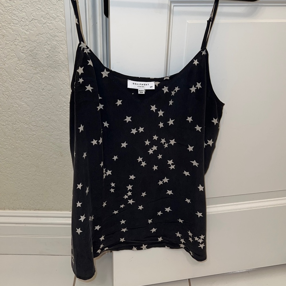Equipment
Layla Sleeveless V Neck Printed Silk Camisole. 100% silk. Never worn.